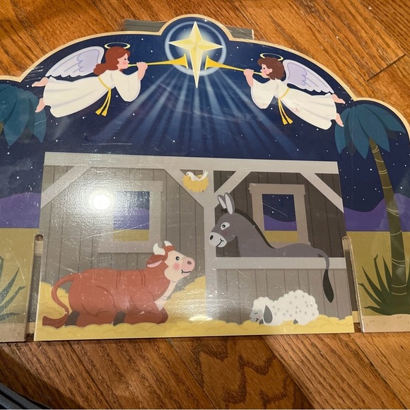 Melissa & Doug Nativity Scene with Angels - Stable only - Picture 1 of 9